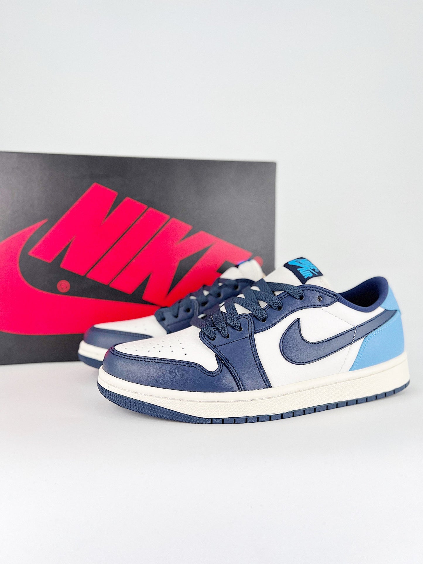 Air Jordan 1 Low OG Obsidian