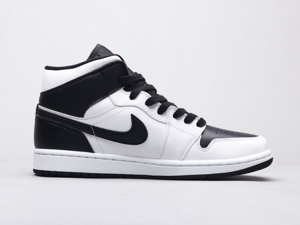 Air Jordan 1 Mid Reverse Black Toe